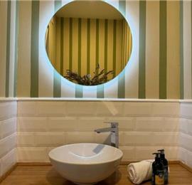 2 bedroom villa with heated pool & tennis court near Zadar, sleeps 4